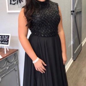 For sale worn once. Zipper broke is replaceable